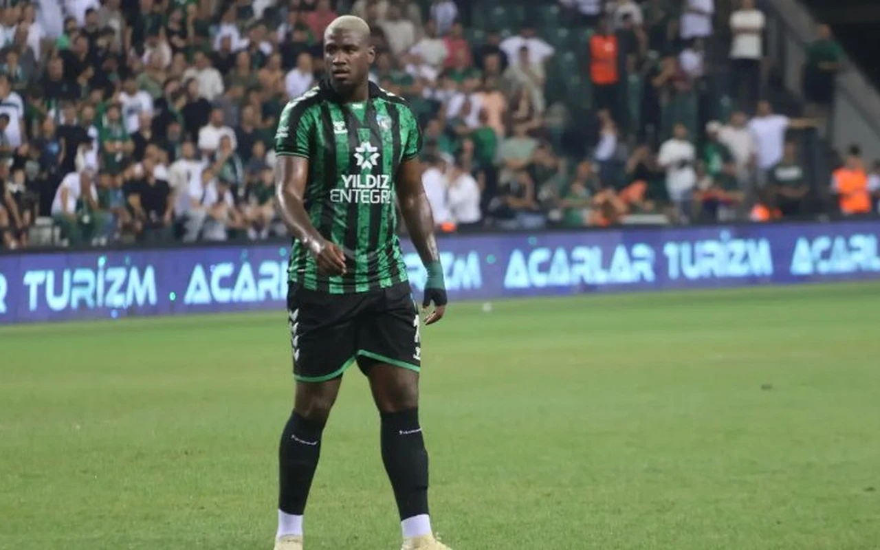 Kocaelispor dört futbolcu ile yollarını ayırdı
