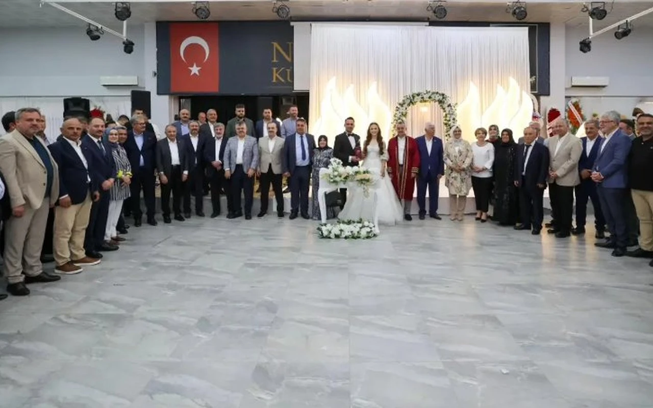 AK Parti Kandıra İlçe Başkanı düğünle evlendi