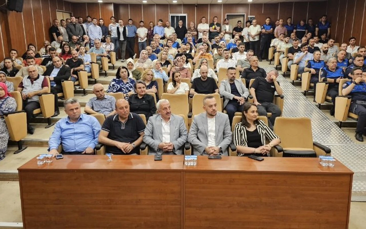 Gölcük Belediye Başkanı personeliyle bayramda buluştu
