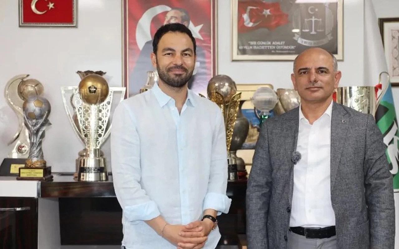 Körfez Belediye Başkanı Selçuk İnana destek verdi