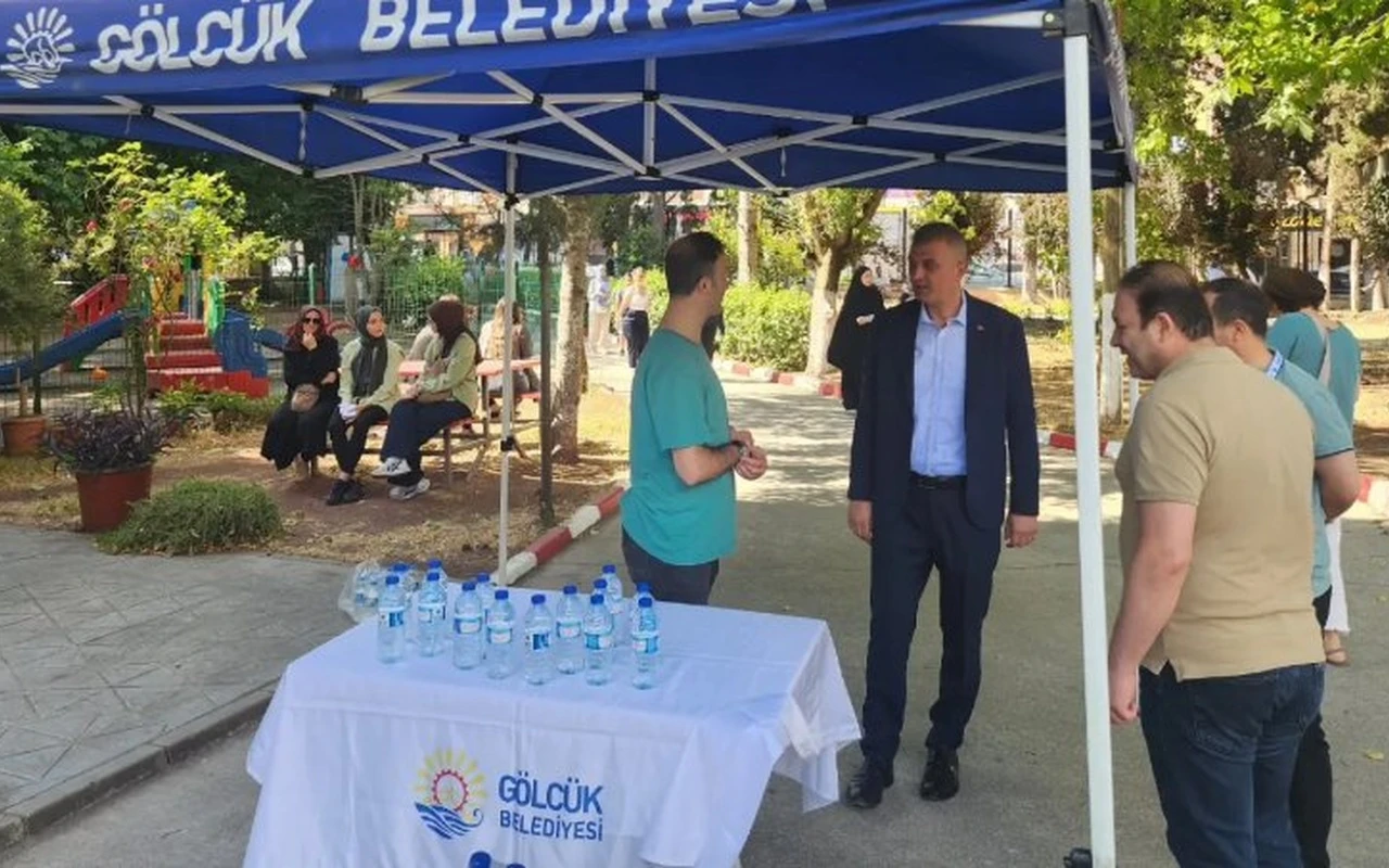 Gölcük Belediyesi sınava giren öğrencilere destek verdi