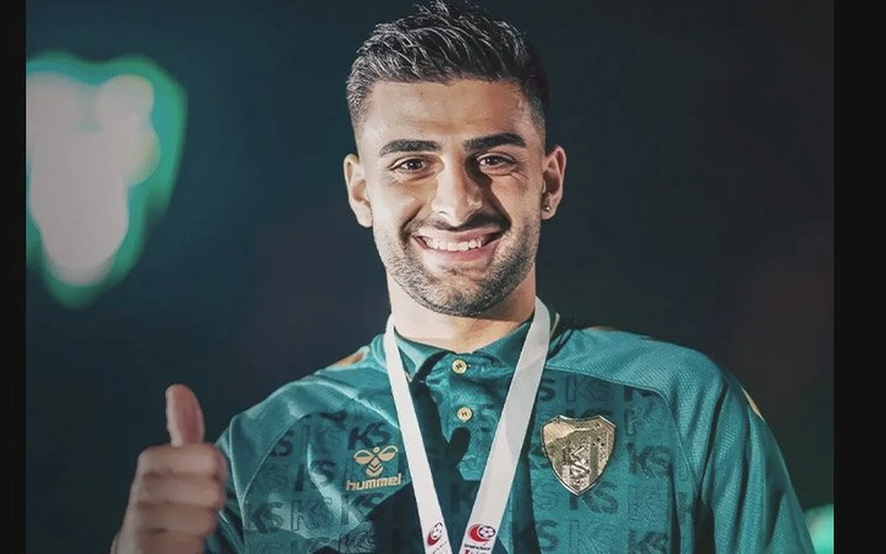 İngiliz forvet Dan Agyei Kocaelispor ile imzaladı