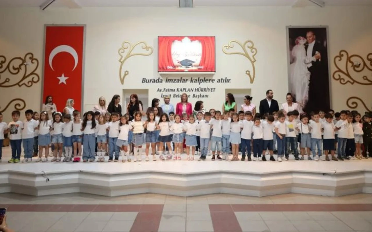 Çınar Çocuk Evleri öğrencileri mezun oldu