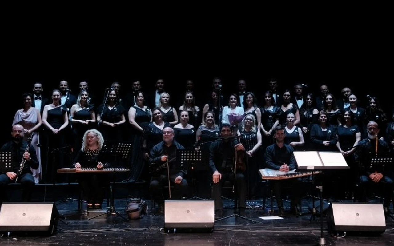Büyükşehir Türk Sanat Müziği Korosu konser verdi