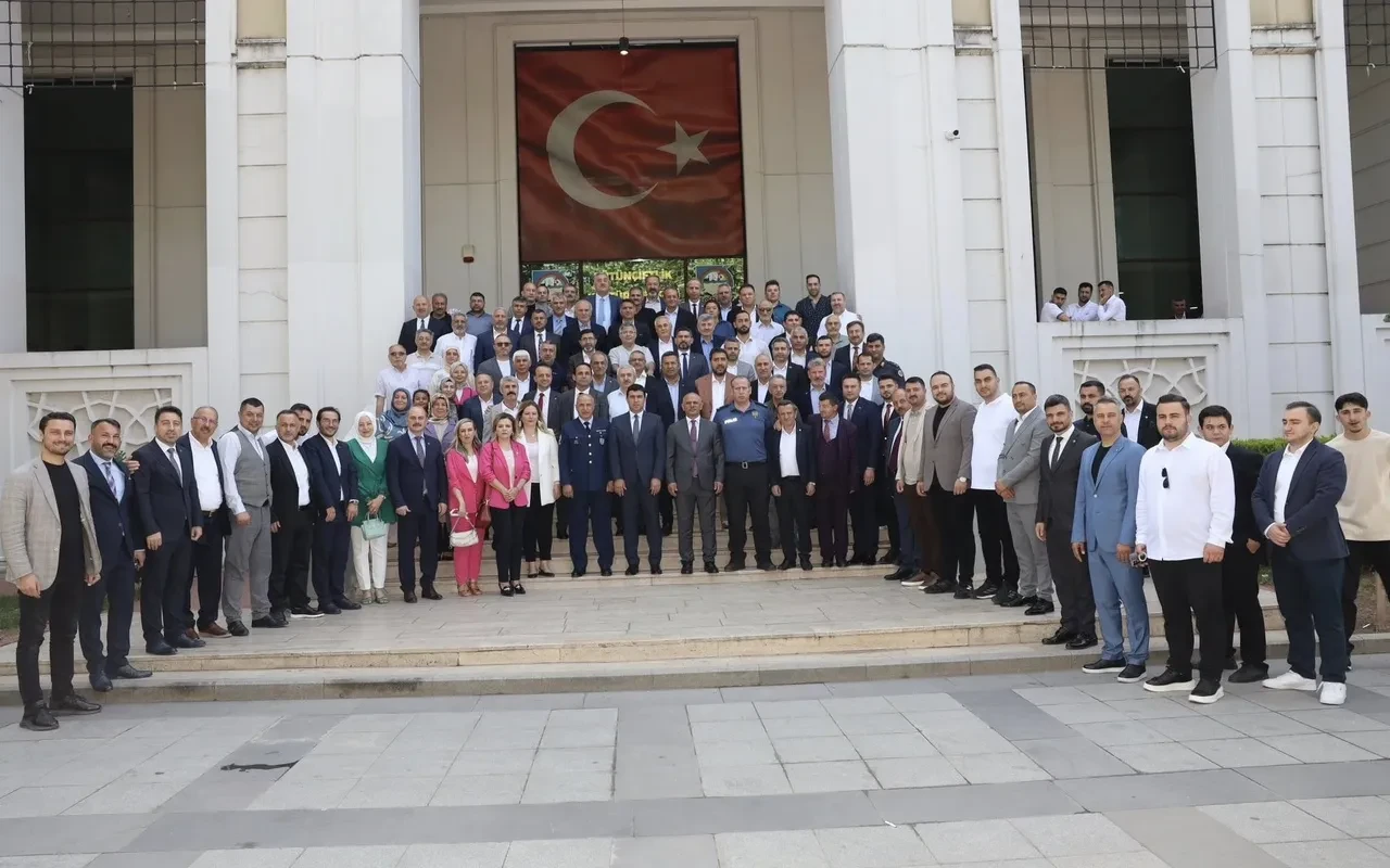 Körfez Belediyesi kent bayramlaşması yoğun katılımla gerçekleşti