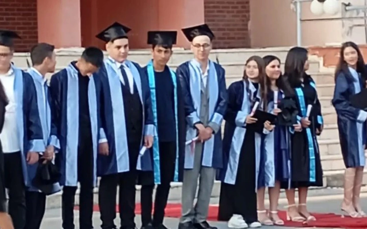 Kocaelideki eğitim kurumları başarılı öğrencilerini ödüllendirdi