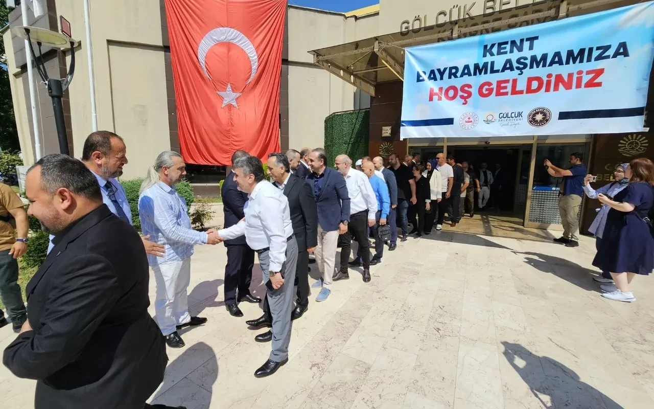 Gölcük kent bayramlaşmasında binlerce kişi buluştu