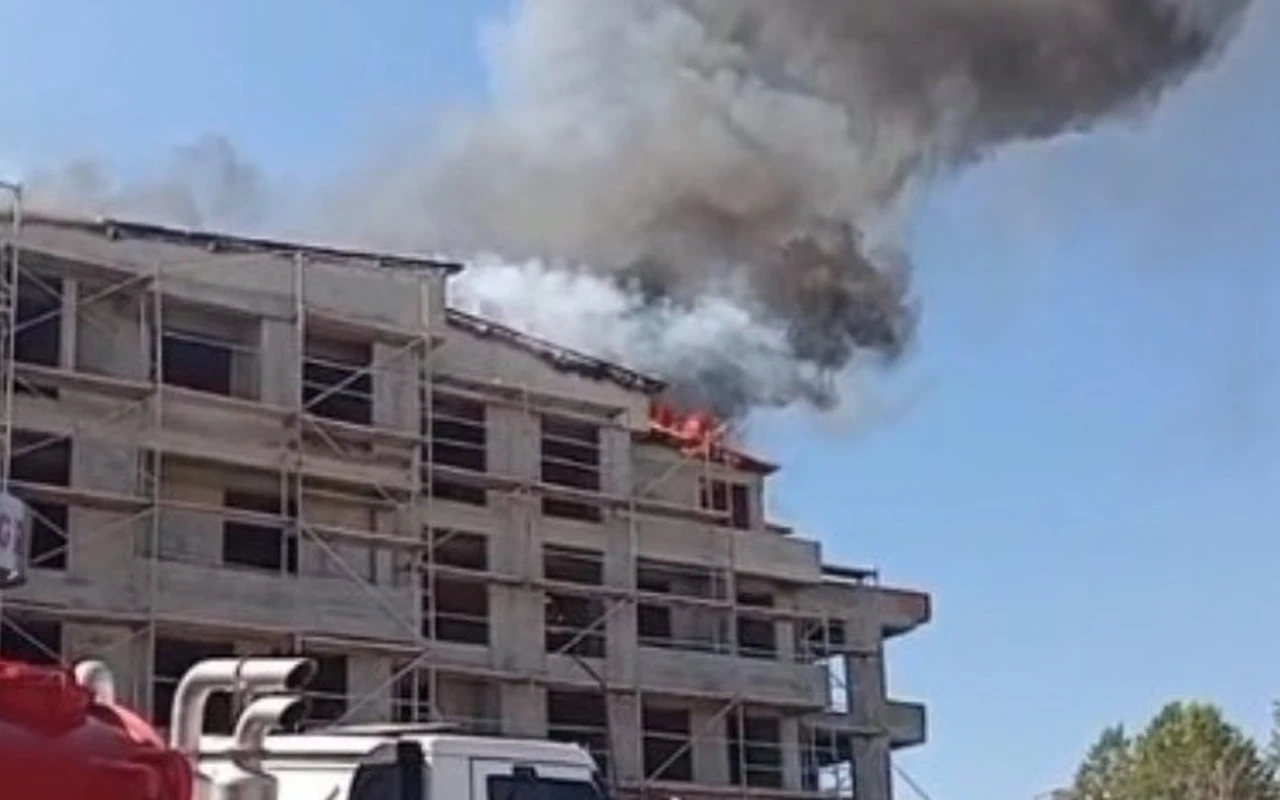 Başiskele’de çatı yangını söndürüldü