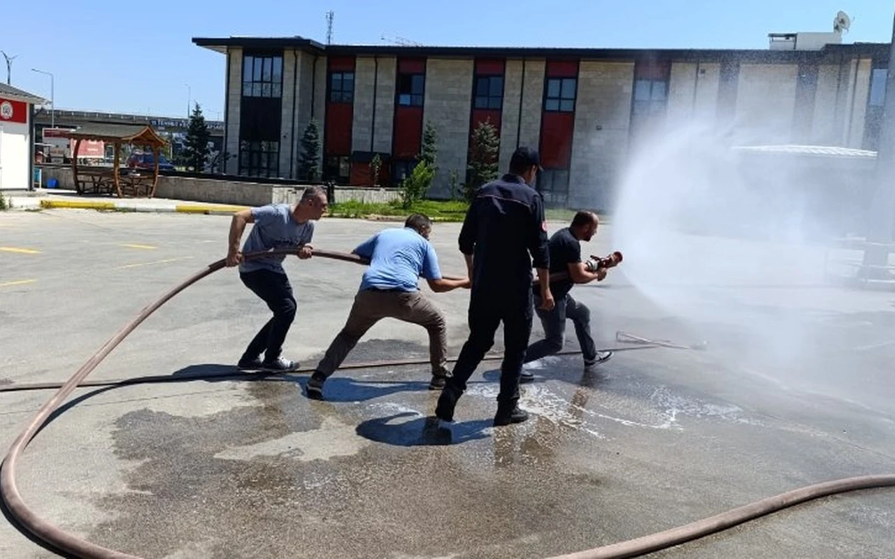 Büyükşehir sanayi kuruluşlarına yangın eğitimi veriyor