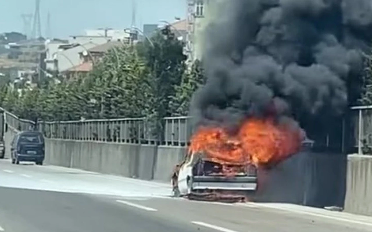 Kocaeli’de otomobil alevlere teslim oldu