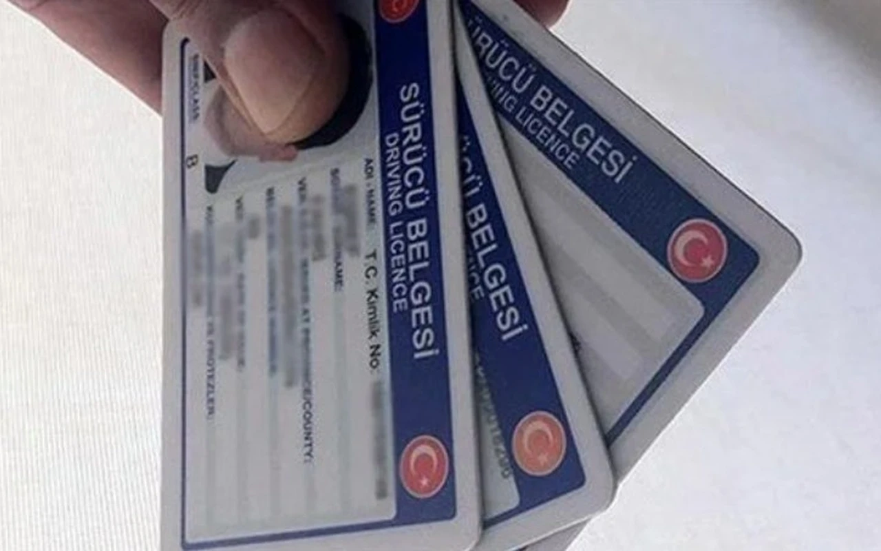 Eski tip ehliyetler 2025'te geçersiz olacak