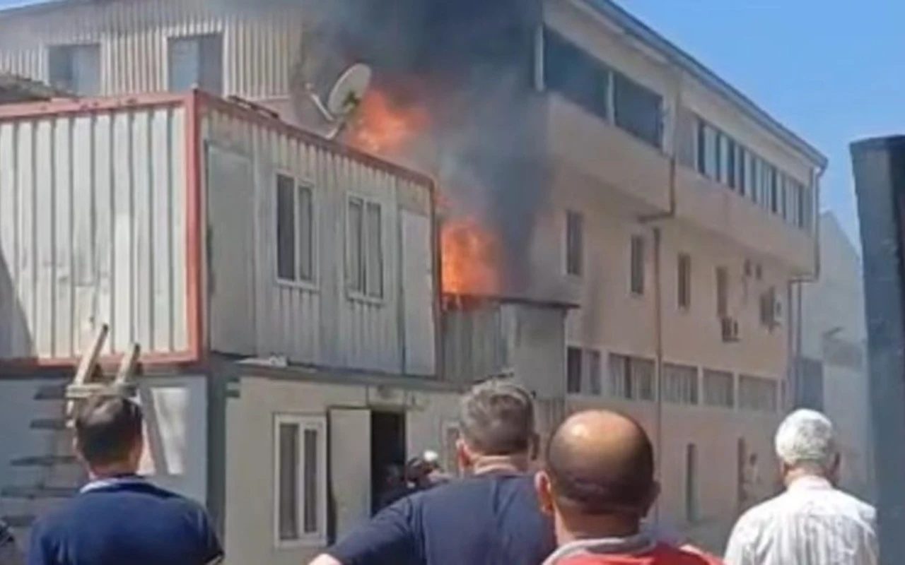 Gebze kereste fabrikasında yangın söndürüldü