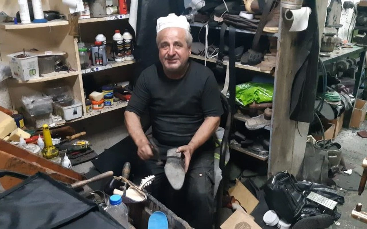 Körfez'de unutulan mesleği 35 yıldır sürdürüyor