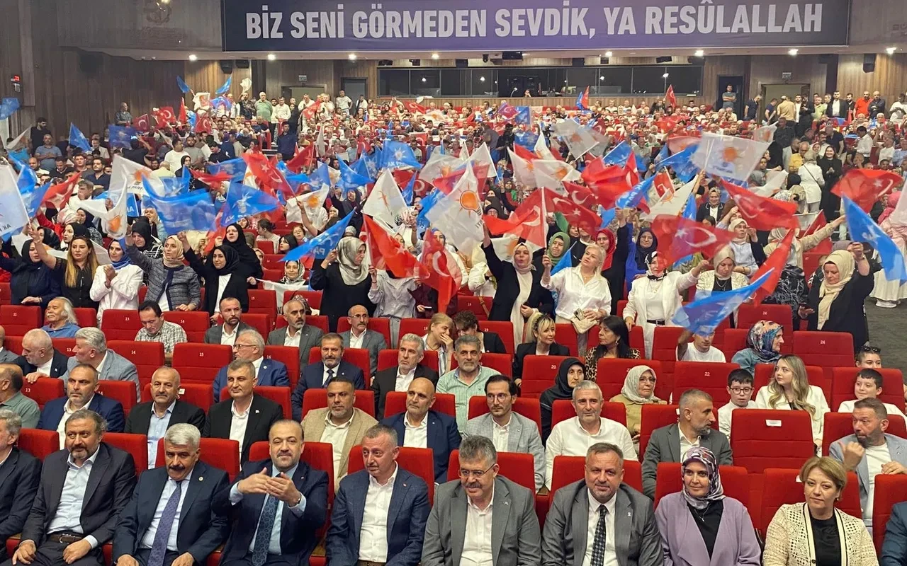 AK Partili Dokuzlar İzmit Belediyesini eleştirdi