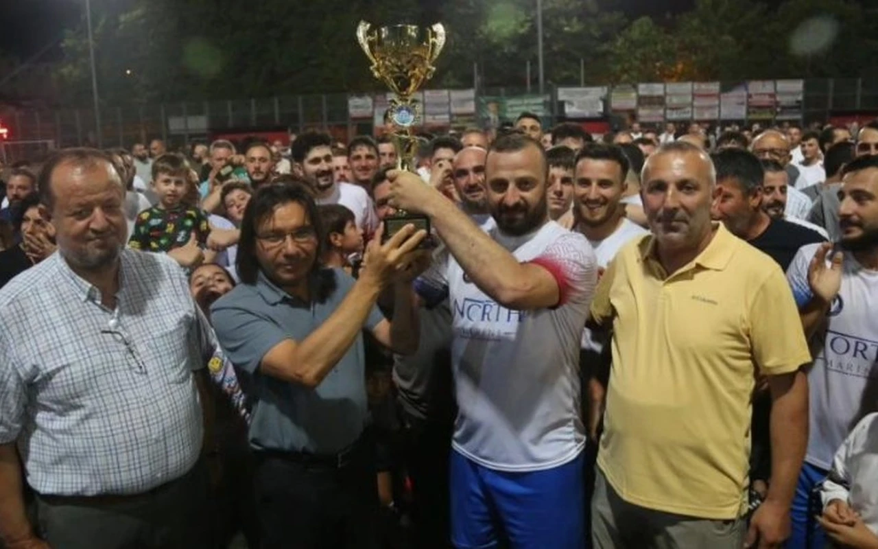 Mamuriye Gölcük futbol turnuvasında şampiyon oldu