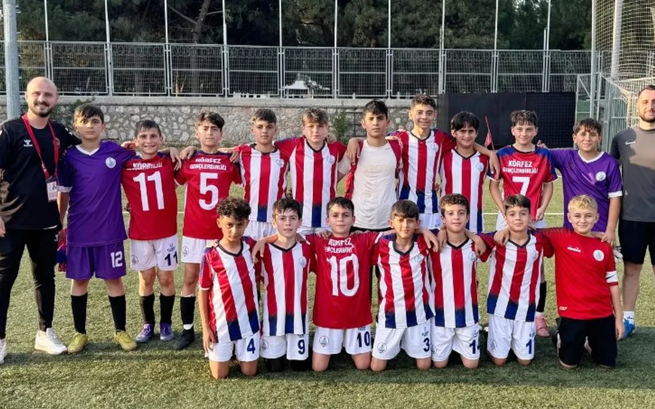 Körfez Gençlerbirliği U12 takımı şampiyon oldu
