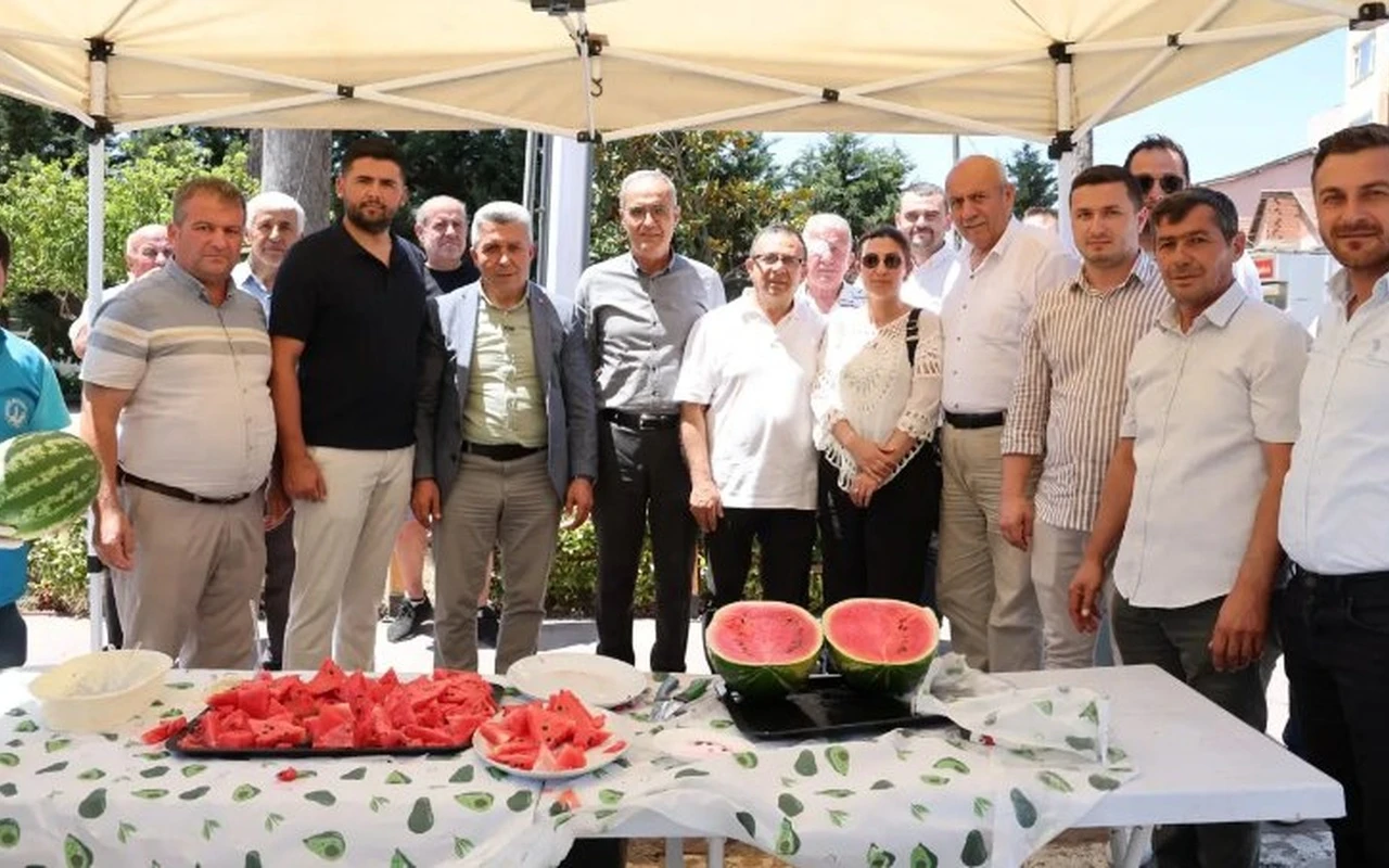 Kandıra Belediyesi karpuz tadım etkinliği düzenledi