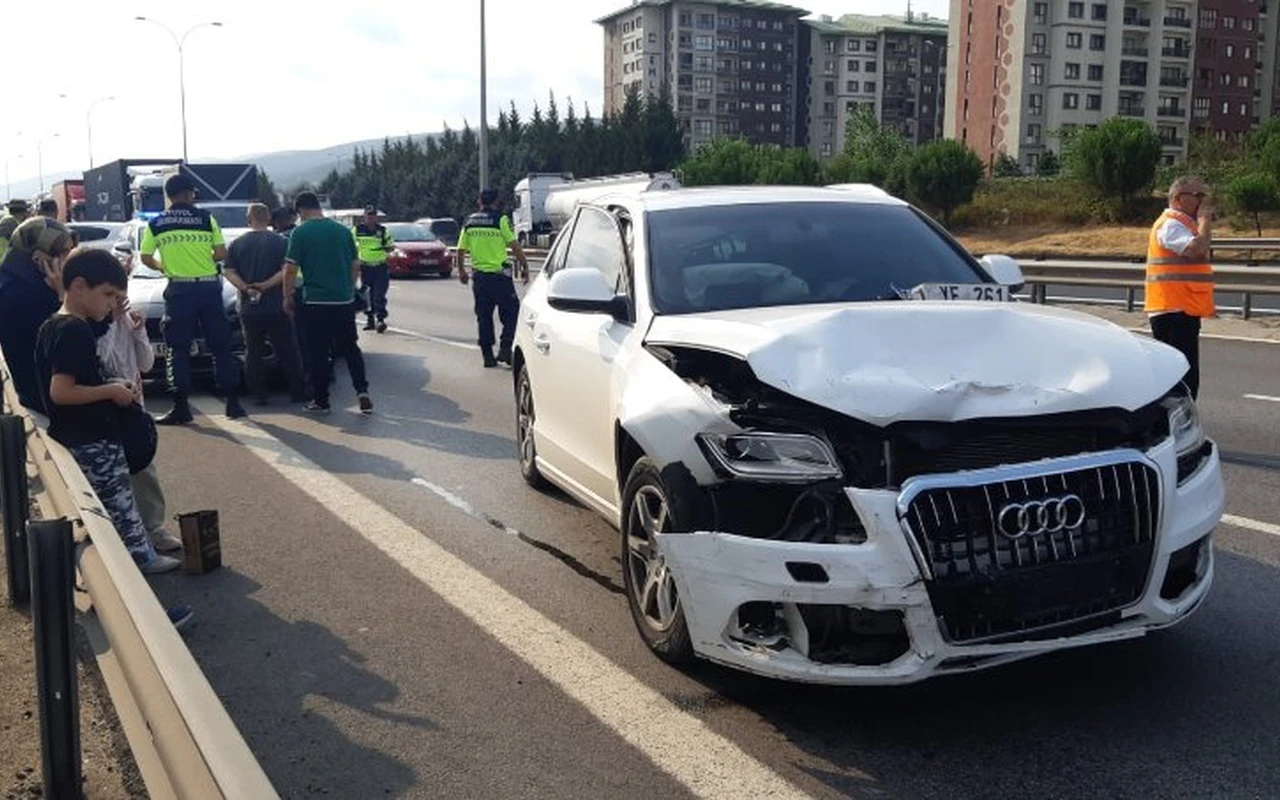 Kocaeli TEM Otoyolunda zincirleme kaza yaşandı