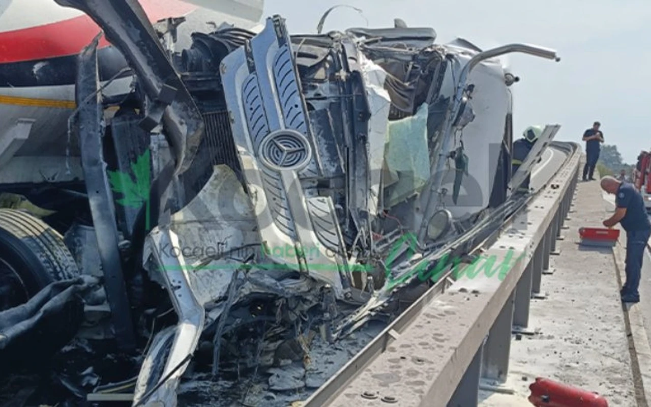 Kocaeli TEM Otoyolunda tanker kazası trafiği durdurdu