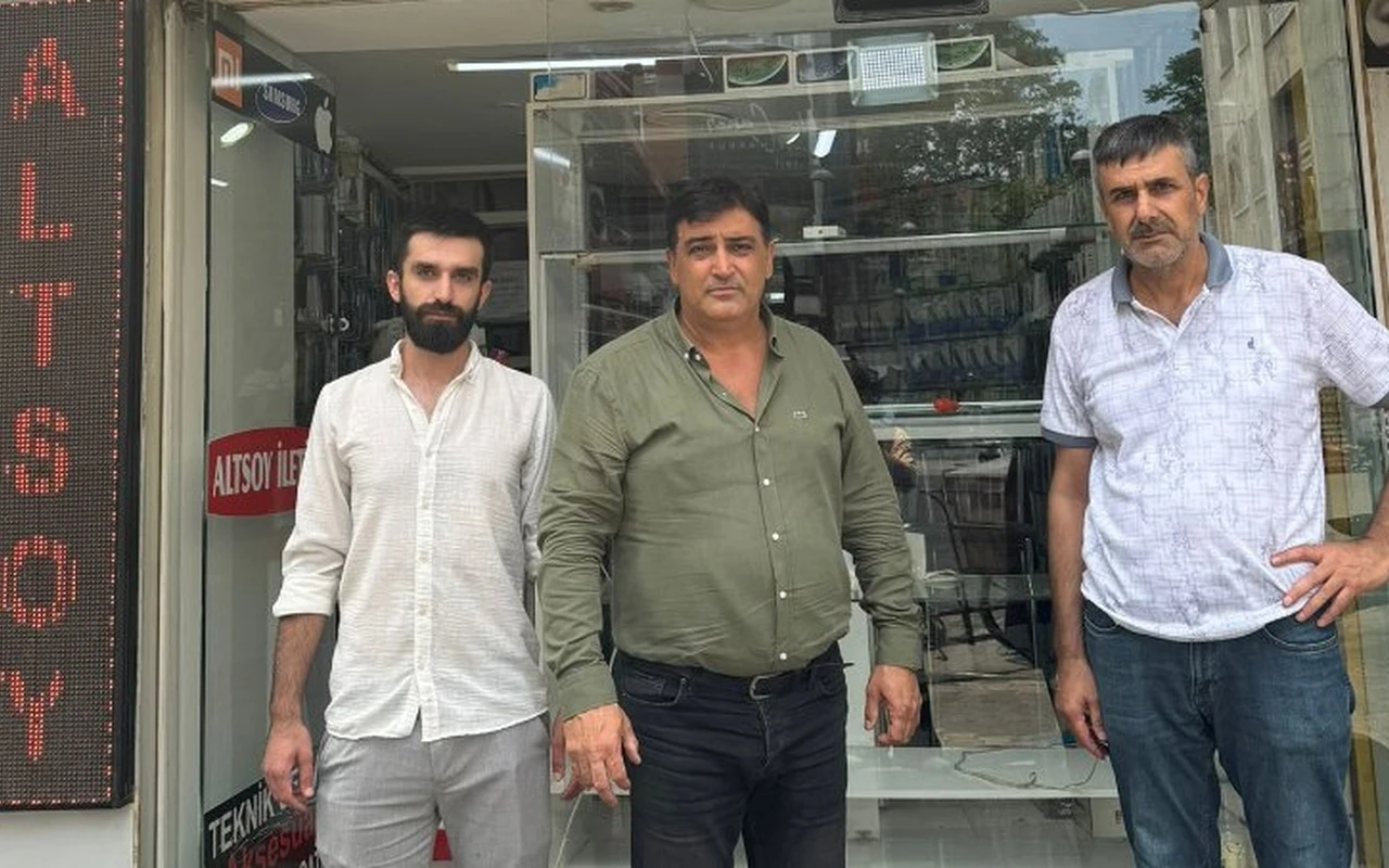 Sanat Sokağı’nda hırsızlar telefon ve tablet çaldı