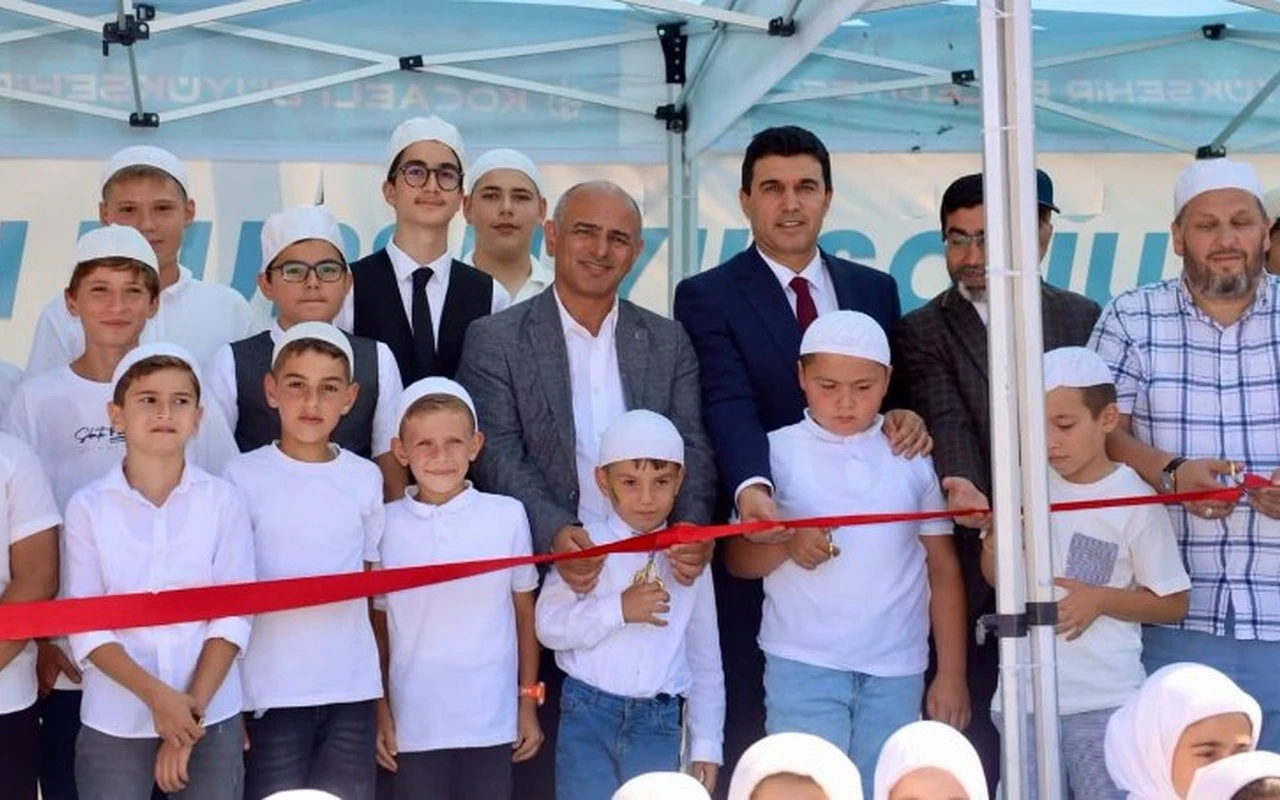 Körfez'de Kur'an kursu öğrencilerine belge ve hediye verildi