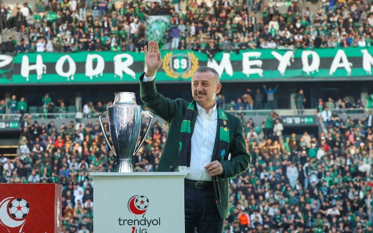 Büyükakın Kocaelispora destek mesajı gönderdi