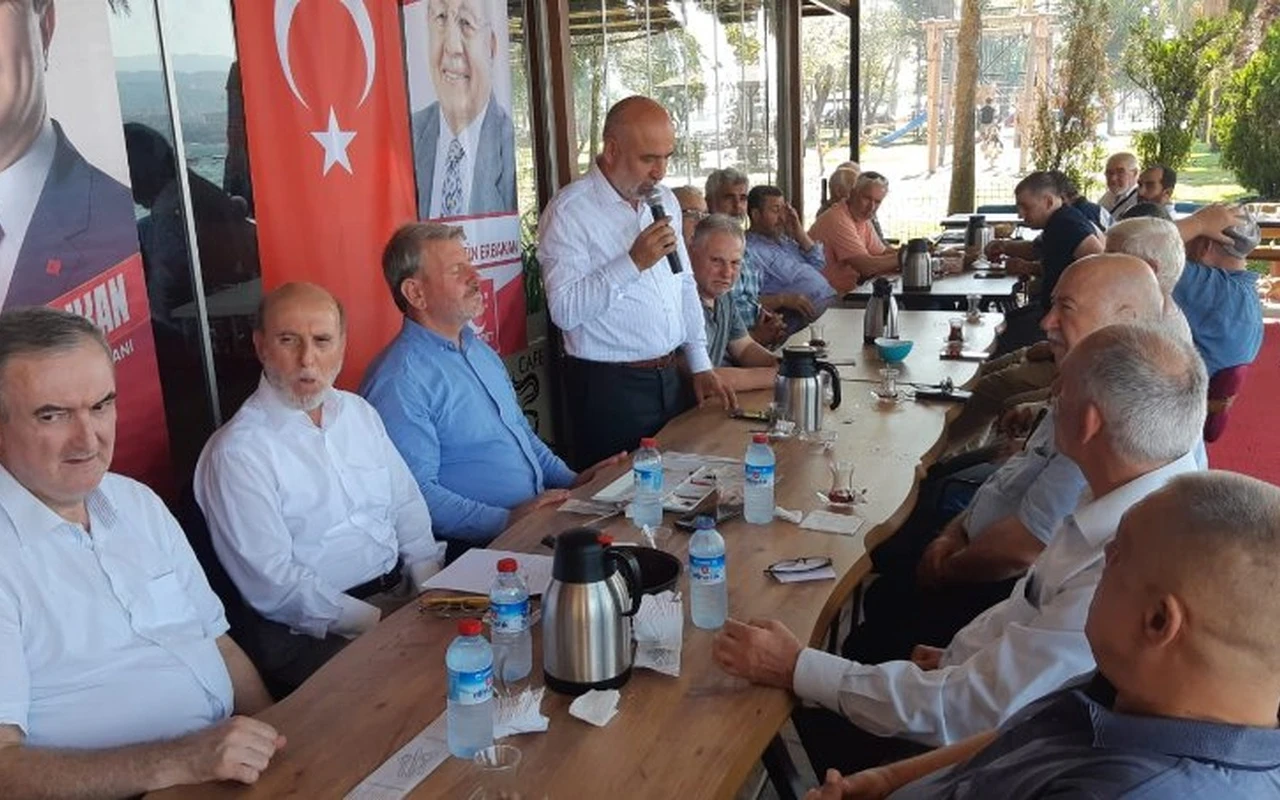 Saadet Partisi toplantısı açık havada yapıldı