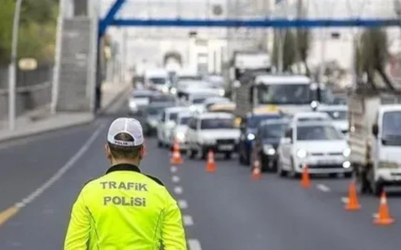 TEM Otoyolunda sağ şerit trafiğe kapatılacak