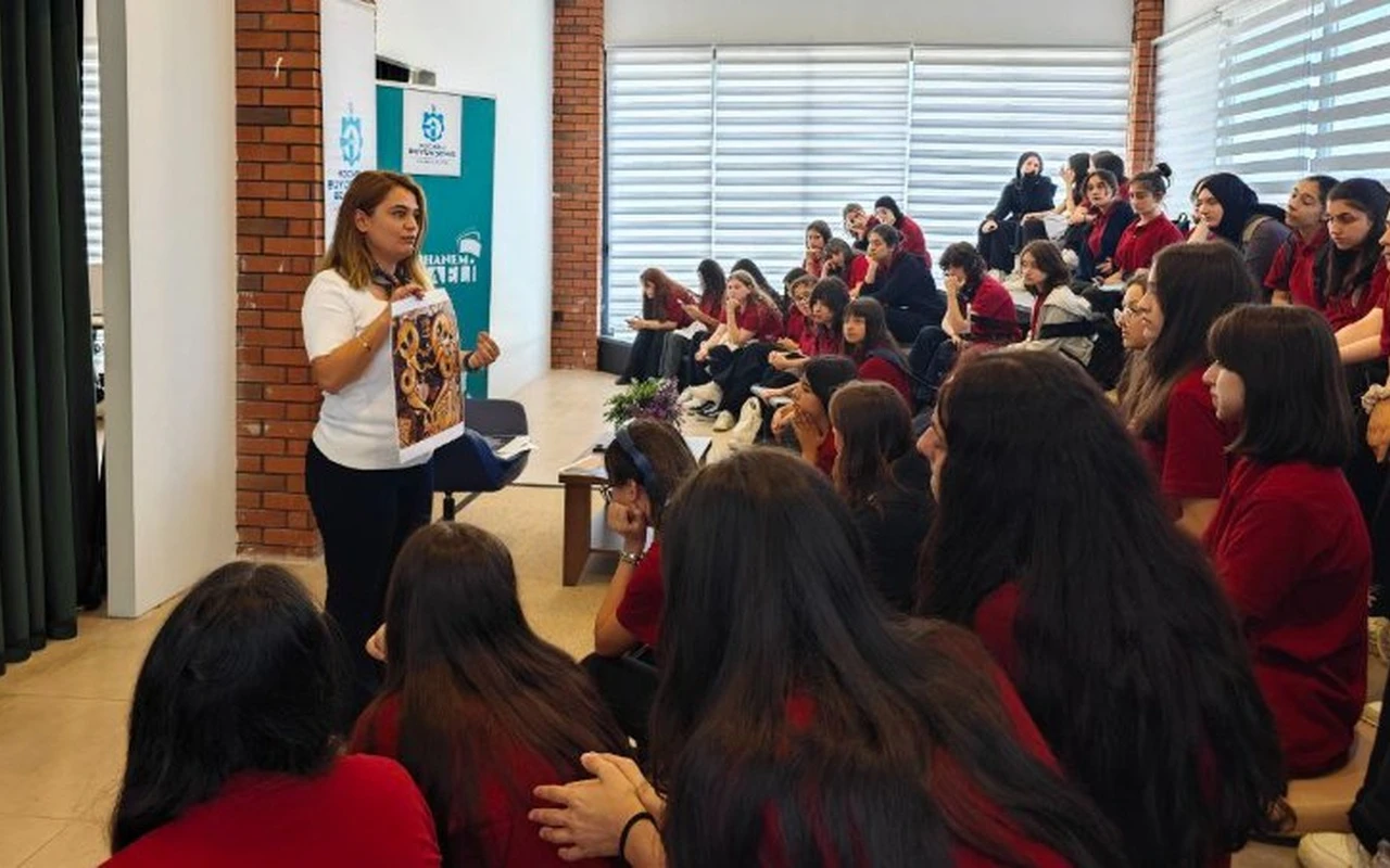 Kocaeli kütüphanelerde söyleşi başlattı