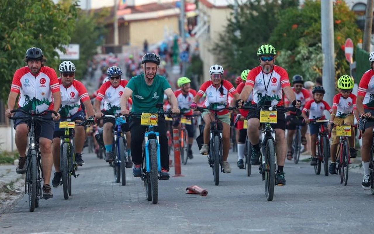 Kocaeli festivalinde bisiklet tutkunları pedal çevirdi