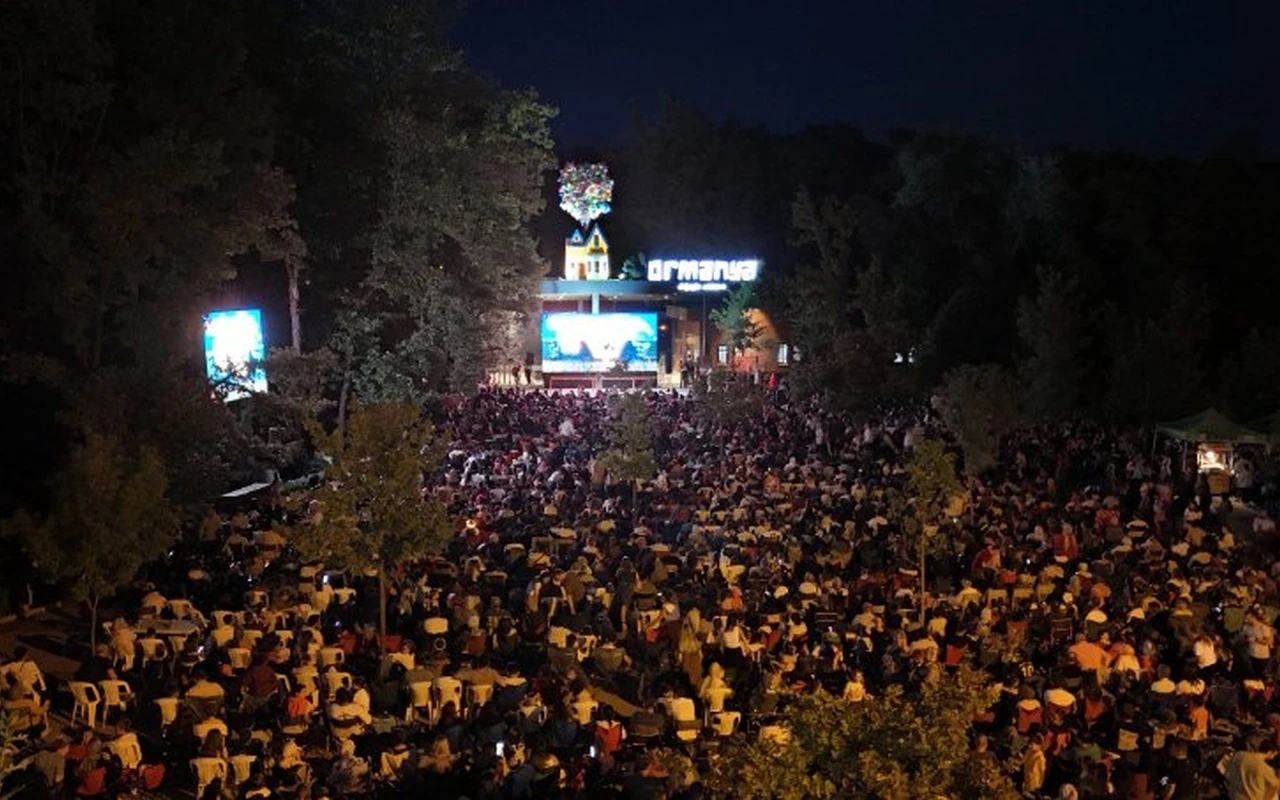 Kocaeli kitap fuarı gece sineması başlıyor