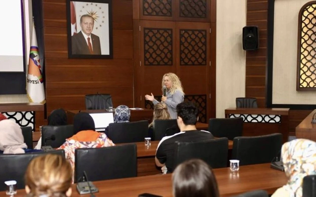 Körfez Belediyesi meme kanseri semineri düzenledi