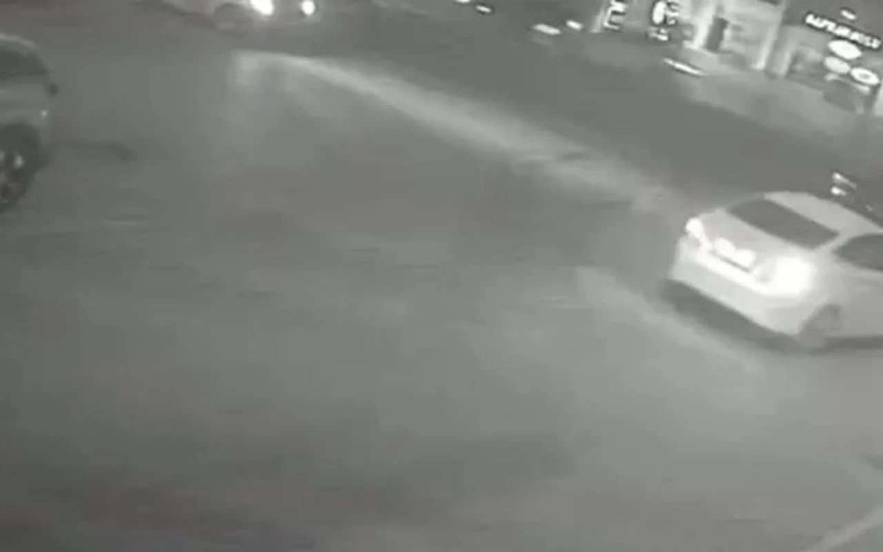 Altınova belediye makam aracı kaza yaptı