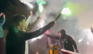 Şampiyon Kocaelispor taraftarı sınır tanımadı: Kutlama için soluğu takımın İstanbul'daki otelinde aldılar