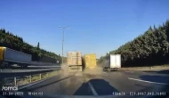 Kocaeli TEM Otoyolu'nda 3 araç birbirine girdi: Zincirleme kaza anbean kamerada