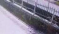 Kocaeli'de taksi ile motosiklet kafa kafaya çarpıştı: O feci kaza anı kamerada