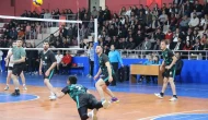 Çal’da filenin şampiyonu belli oldu: Çal Kaymakamlık Voleybol Turnuvası çekişmeye sahne oldu