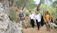 Antalya'nın tarihi yürüyüş rotaları yenileniyor: Likya Yolu'nun yönlendirme direkleri yenilendi