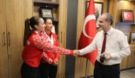 Niğde'nin gururu oldular: Aysel ve Cansel Özkan Avrupa Şampiyonası'nda madalya kazandı