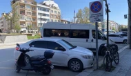 Otobüs duraklarını otoparka çevirdiler: Eskişehir'de tepki çeken olay