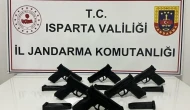 Şarkikaraağaç’ta ruhsatsız silah operasyonu: Isparta'da 6 adet ruhsatsız tabanca ele geçirildi
