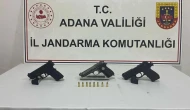 Adana'da jandarma operasyonu: İki şüpheliye ruhsatsız tabanca ile gözaltı