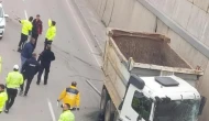Sinop'ta kamyon duvara çarptı: Yaralı sürücü hastaneye kaldırıldı