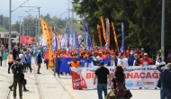 Antalya’da 1 Mayıs coşkuyla kutlandı: Binlerce kişi Konyaaltı varyantlarda bir araya geldi