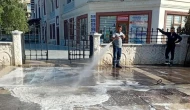 Didim'de caddeler köpükle temizlendi: Cumhuriyet Caddesi pırıl pırıl oldu