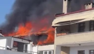 İzmit’te çatı yangınında 2 kişi kurtarıldı
