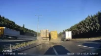 Kocaeli TEM Otoyolu'nda 3 araç birbirine girdi: Zincirleme kaza anbean kamerada
