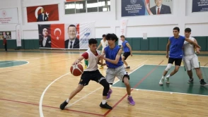 Derince’de Cumhuriyet spor turnuvası düzenlendi