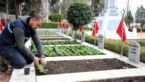 Kocaeli şehitliklerde çevre düzenlemesi yaptı