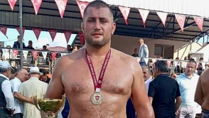 Başiskele güreşçisi Hamza Özkaradeniz başpehlivan oldu